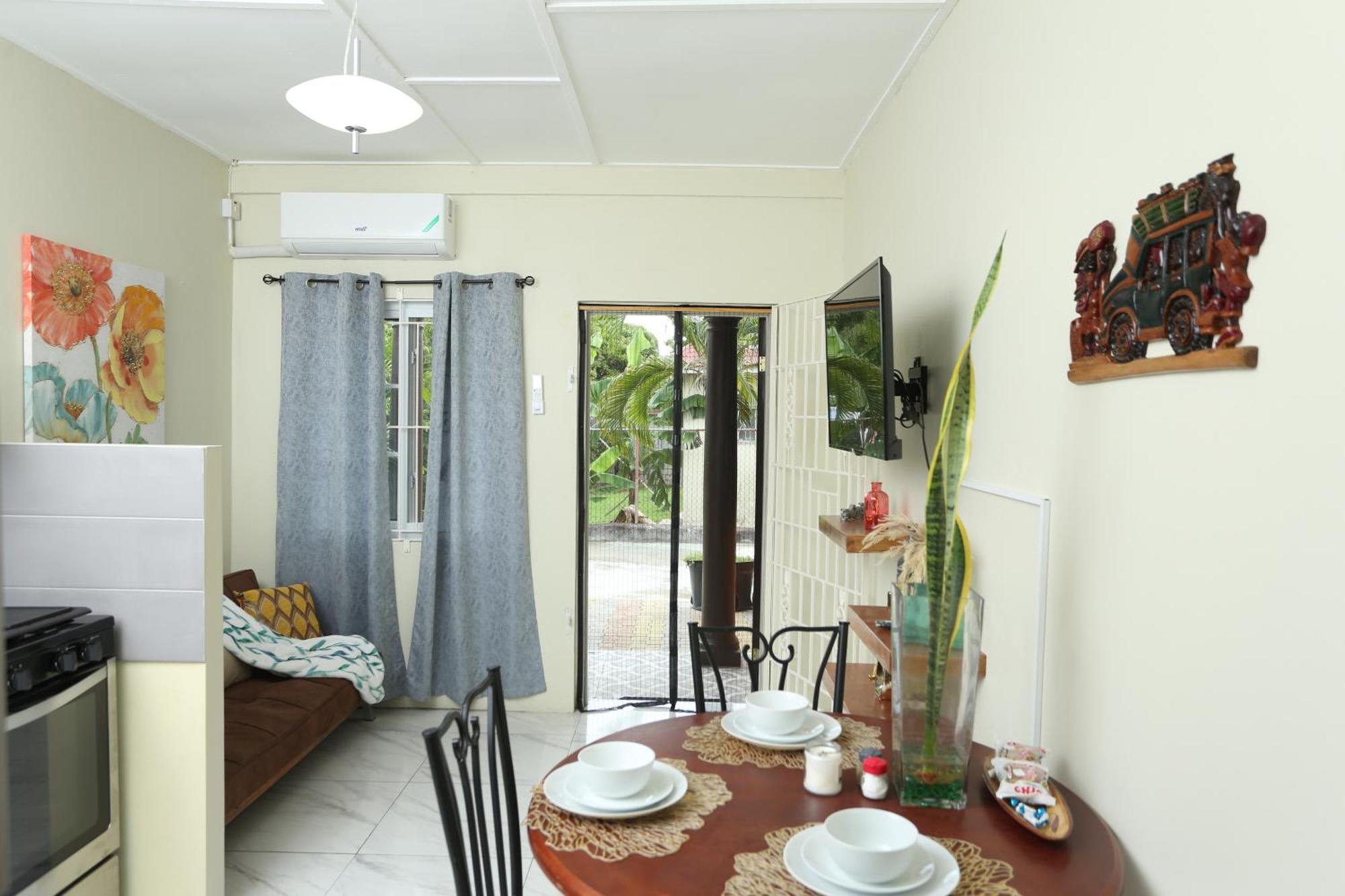 Hidden Gem Apartment Кингстън Екстериор снимка